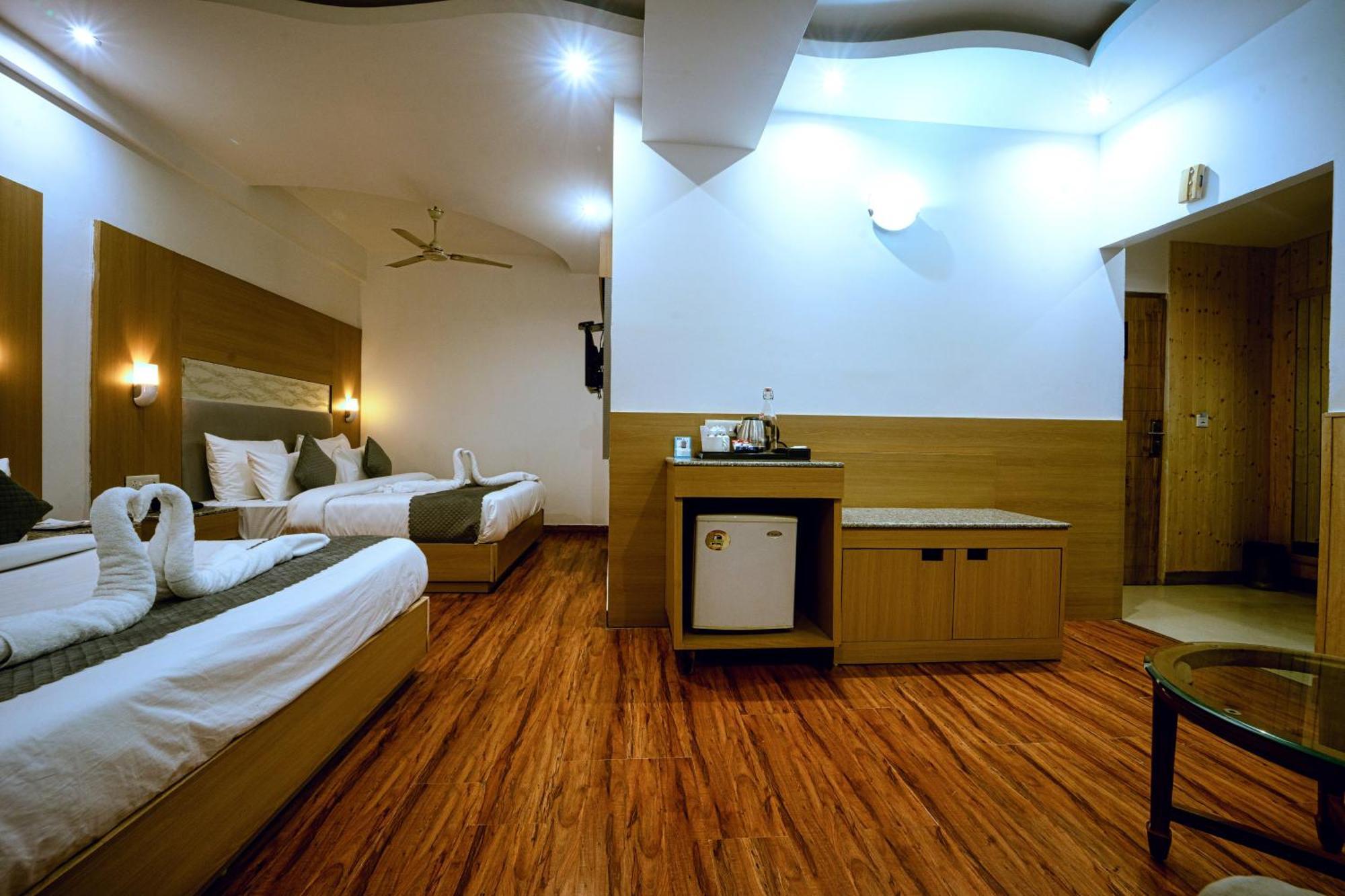 Grand Legacy Beacon, Dehradun Hotel Exterior foto