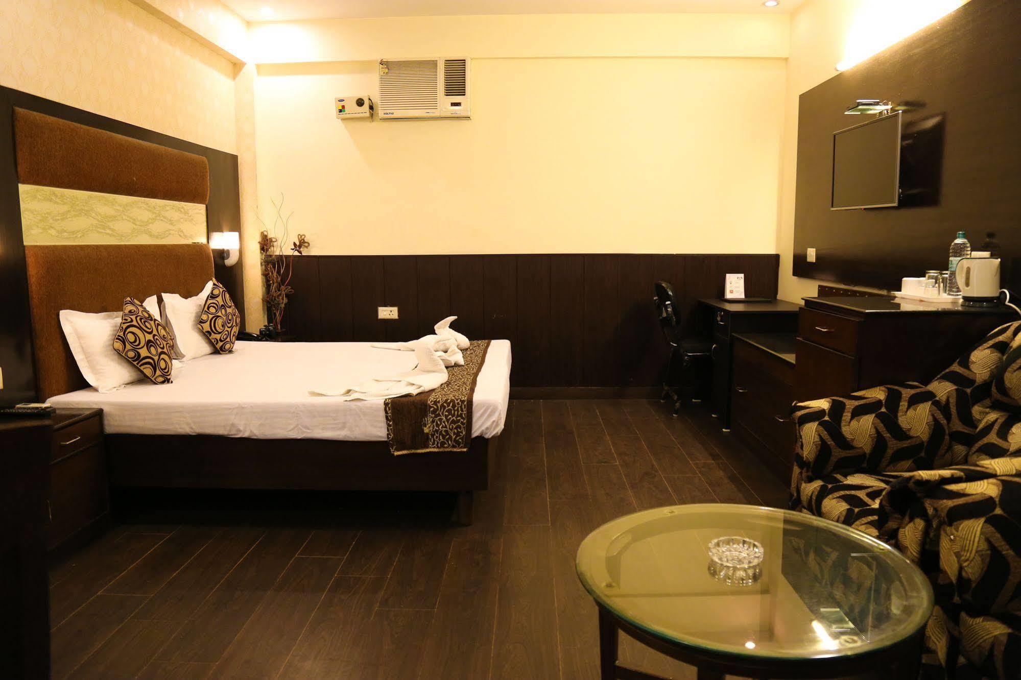 Grand Legacy Beacon, Dehradun Hotel Exterior foto